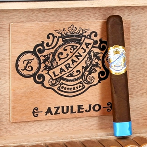 Espinosa Laranja Reserva Azulejo Robusto Extra